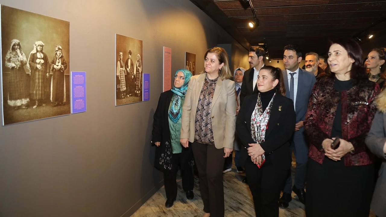 &ldquo;19. Asırda Osmanlı Coğrafyasında Kadın&rdquo; sergisi a&ccedil;ıldı