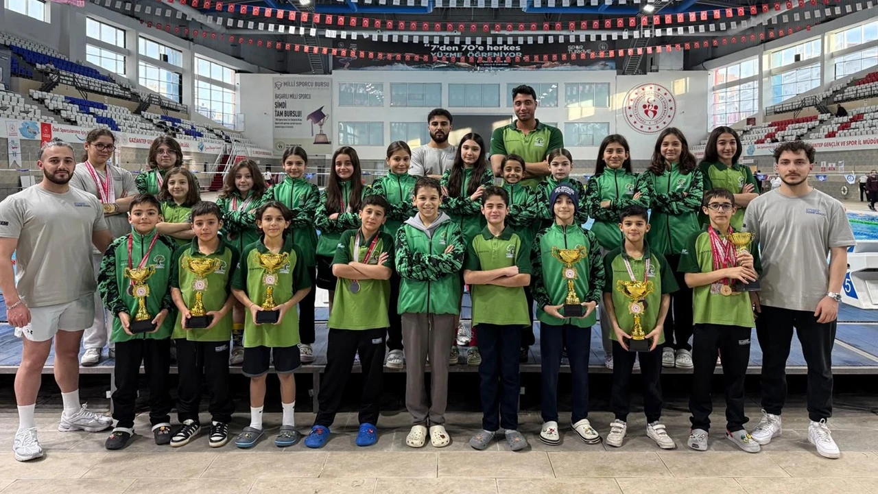 25 Aralık Y&uuml;zme Kurtuluş Kupası'na Şehitkamil damgası