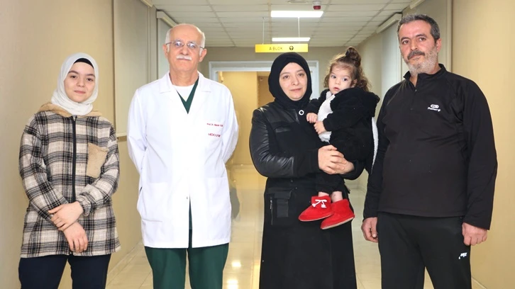 3 yaşındaki Esil, Medical Point'te hayata tutundu