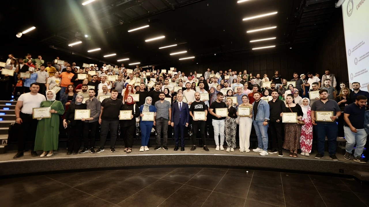 366 çift daha Evlilik Okulu'ndan sertifika aldı