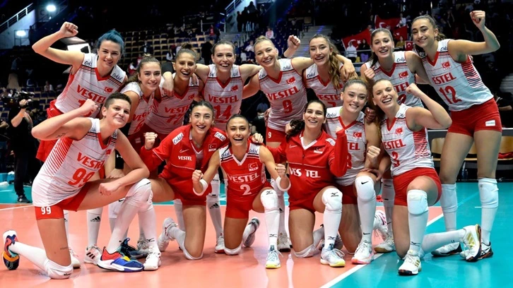 A Milli Kadın Voleybol Takımı çeyrek finali garantiledi