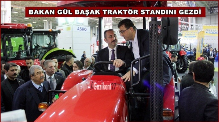 Abdulhamit G&uuml;l, Başak Trakt&ouml;r standını ziyaret etti