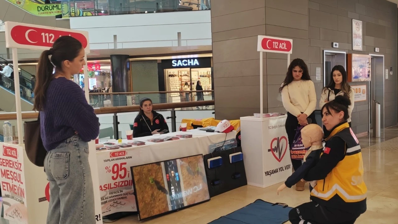 Acil Sağlık Hizmetleri Haftasında uygulamalı eğitim