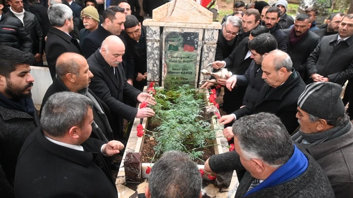 Ahmet Kerse mezarı başında dualarla anıldı