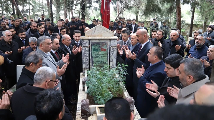 Ahmet Kerse mezarı başında dualarla anıldı