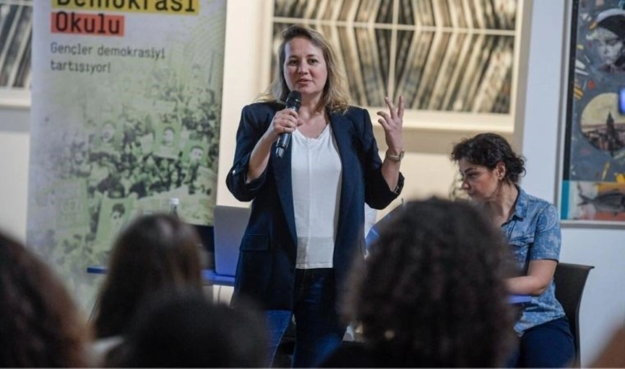 Akdeniz Akademisi Demokrasi Okulu açıldı