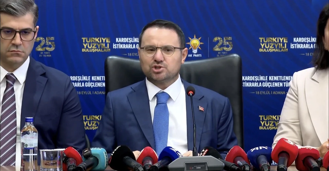 Akın G&uuml;rlek: 2028 yılında Cumhurbaşkanımızı tekrar se&ccedil;mek i&ccedil;in bir se&ccedil;im d&uuml;zenlenecek