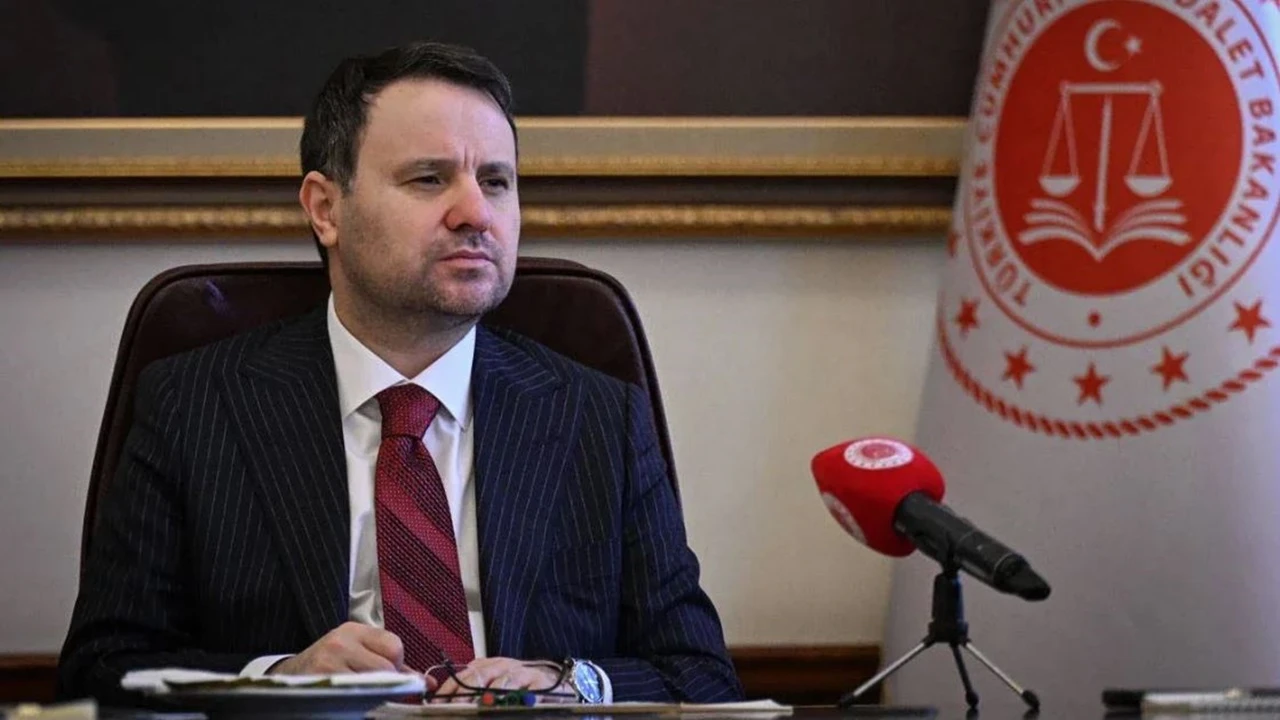 Akın G&uuml;rlek, ilk ayını b&ouml;yle değerlendirdi: Sahadan gelmiş biriyim...