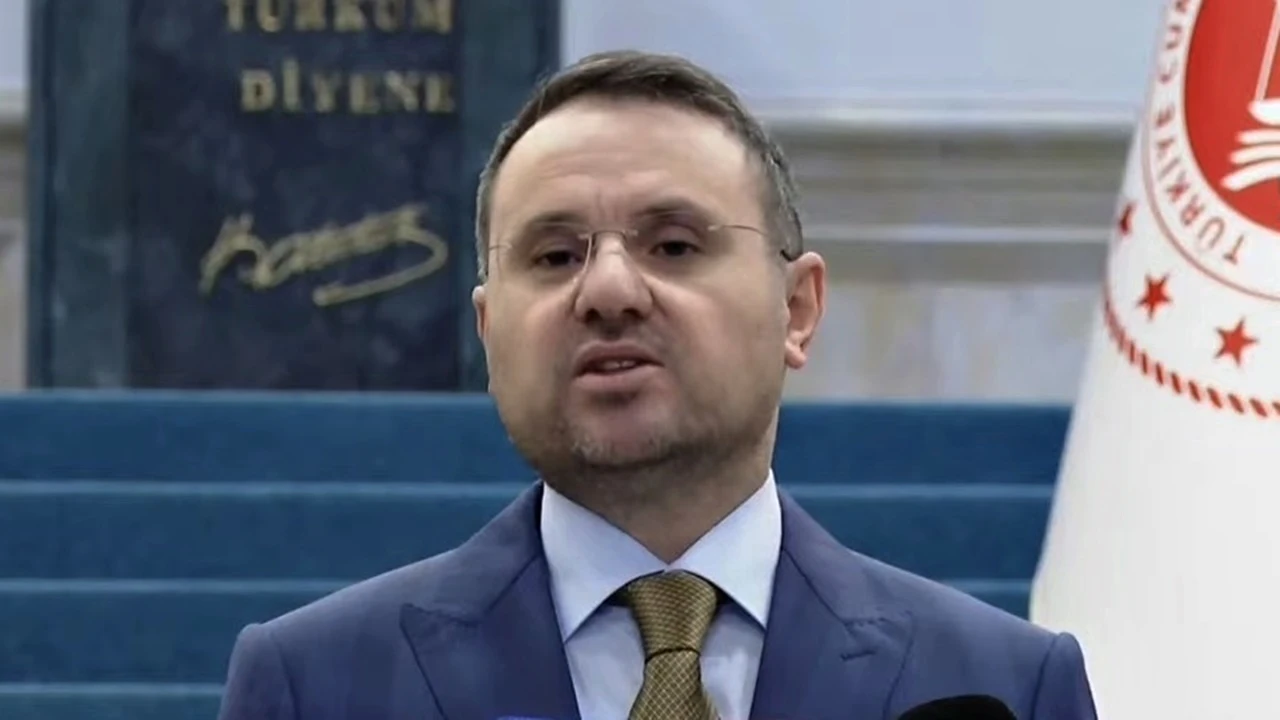 Akın G&uuml;rlek'ten "mutlak butlan" a&ccedil;ıklaması: Demokrasiye g&uuml;veni pekiştiren bir karardır!