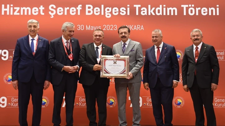 Akıncı’ya ‘Hizmet Şeref Belgesi’ 