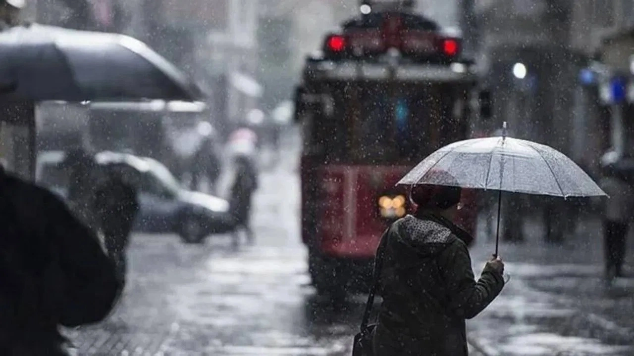 AKOM'dan İstanbul için uyarı: Sağanak yağış kaç gün sürecek?