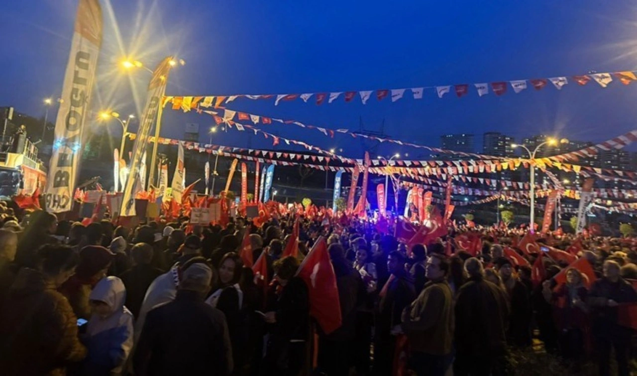 AKP’nin kalesinde ‘Millet İradesine Sahip Çıkıyor’ mitingi! Binlerce yurttaş alana toplanıyor