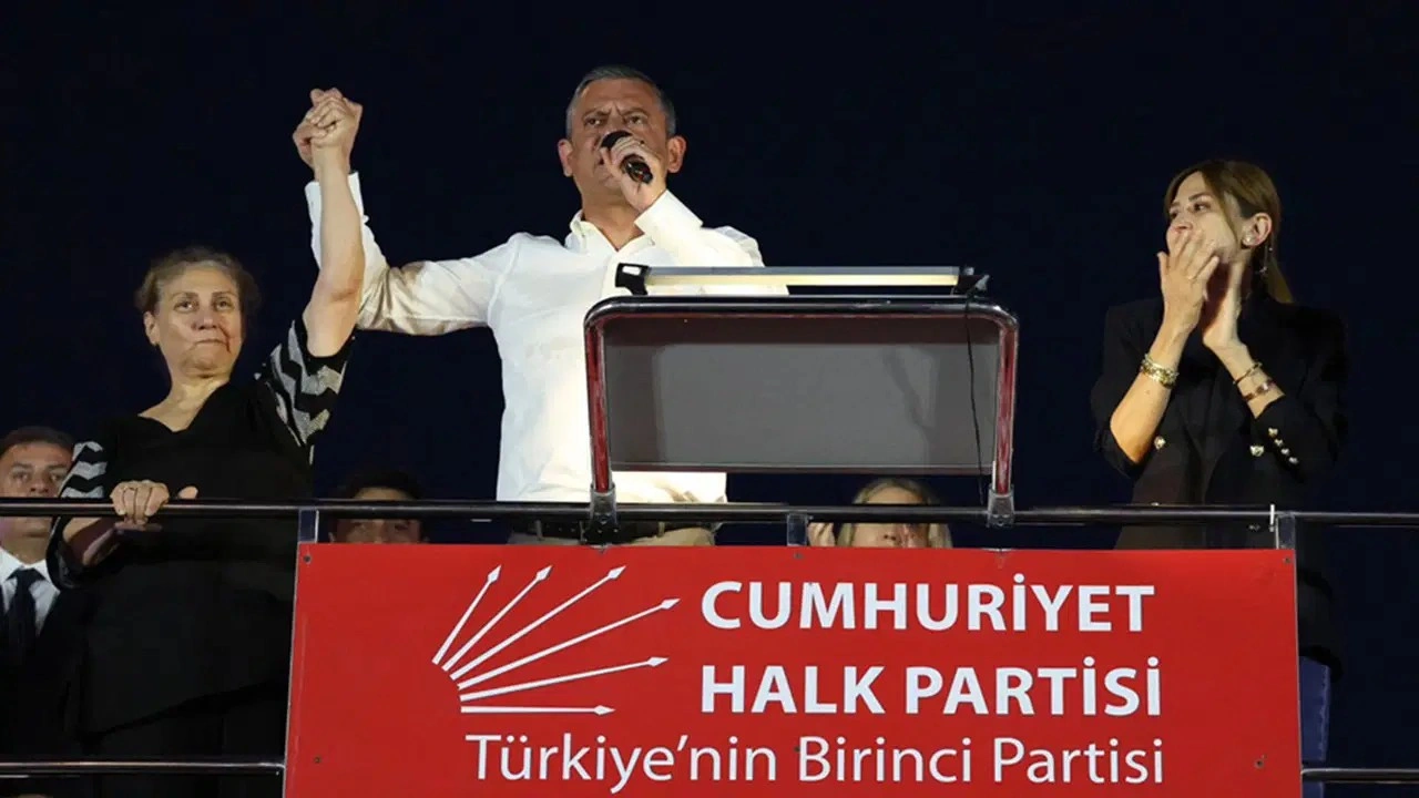 AKP Sözcüsü Ömer Çelik'ten Özel'e kınama: 'Bu tarz muhalefet etme biçimi olamaz'