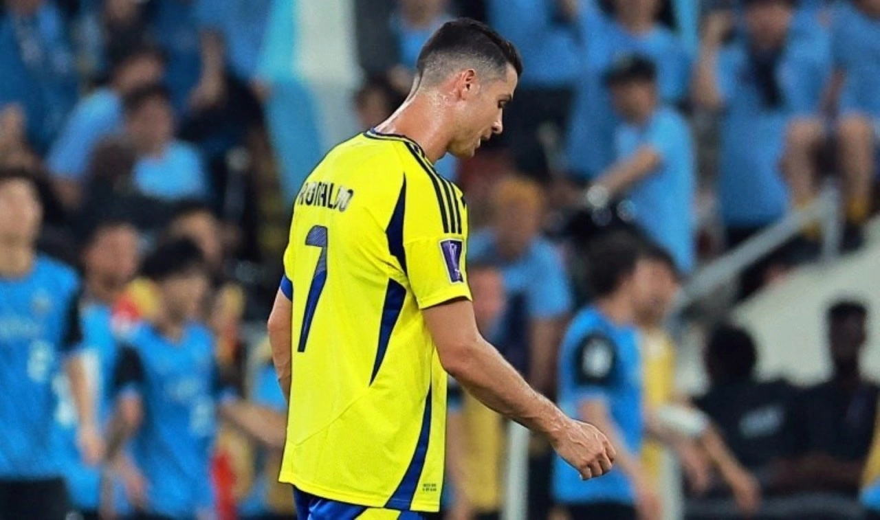 Al Nassr Şampiyonlar Ligi'nden elendi: Cristiano Ronaldo'nun görüntüleri damga vurdu!