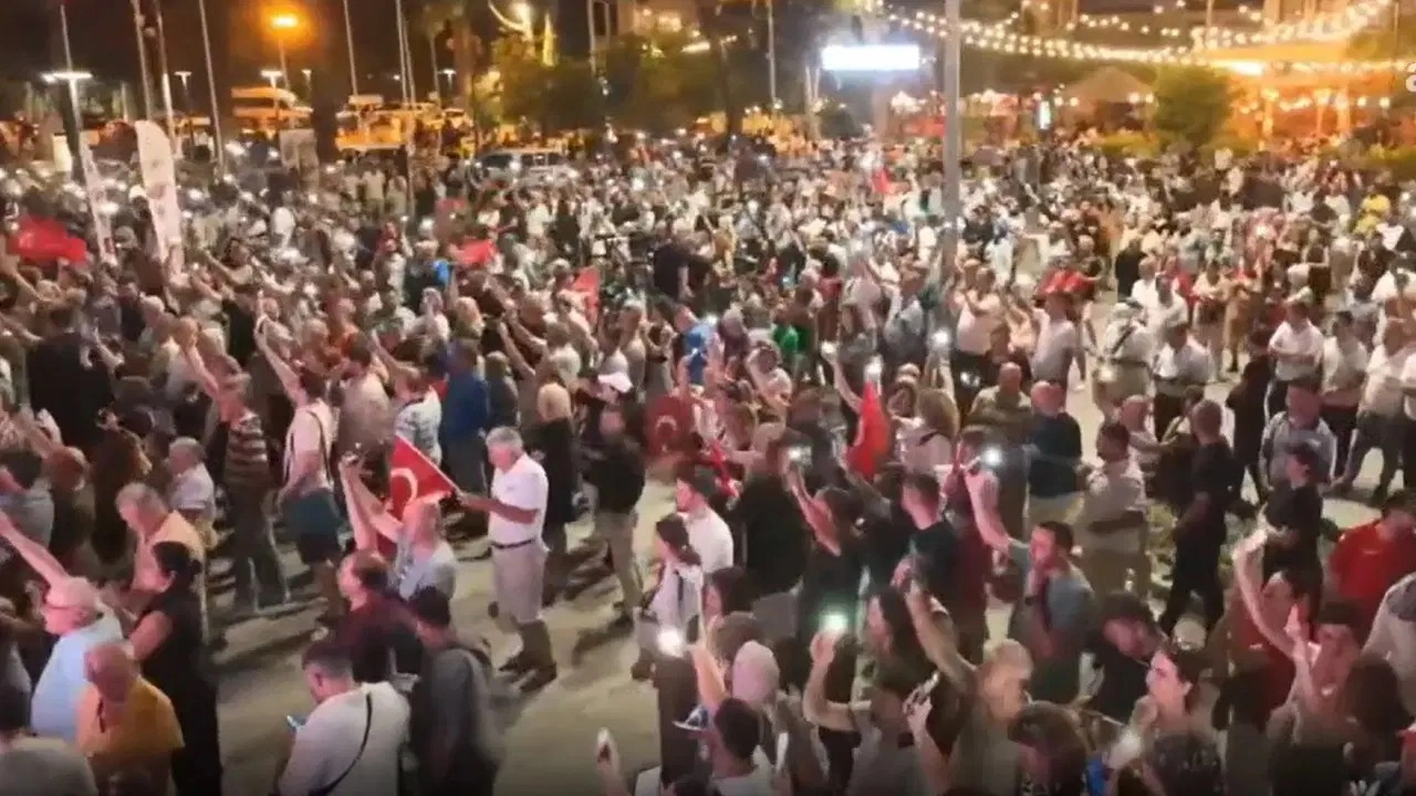 ‘Antalya İradesine Sahip Çıkıyor’ mitingi… ‘Muhittin Böcek, AKP’nin yargısını yenecek’