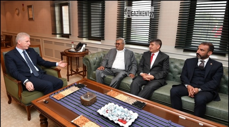 Arap iş adamıdan Vali G&uuml;l&rsquo;e ziyaret