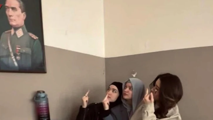 Atatürk portresi önündeki skandal fotoğrafa soruşturma!