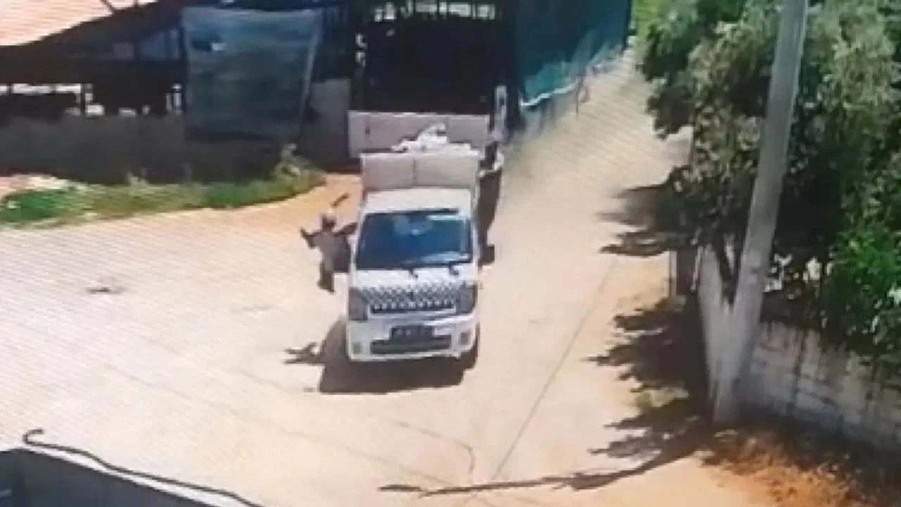 Aydın'da çöp aracından düşen işçi kurtarılamadı!