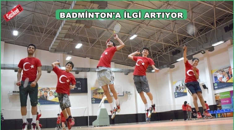 Badminton, yaz mesaisiyle devam ediyor
