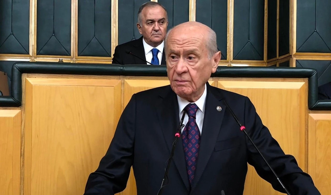 Bahçeli'den Dervişoğlu'na sert sözler: Bir lafına bakıyorum laf mı diye, bir de söyleyene bakıyorum adam mı diye!