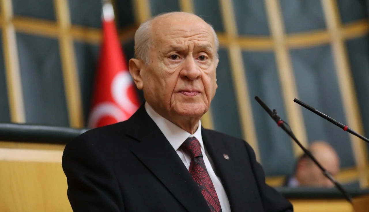 Bah&ccedil;eli, MEB'i tebrik etti, 'Laiklik' bildirisini hedef aldı!