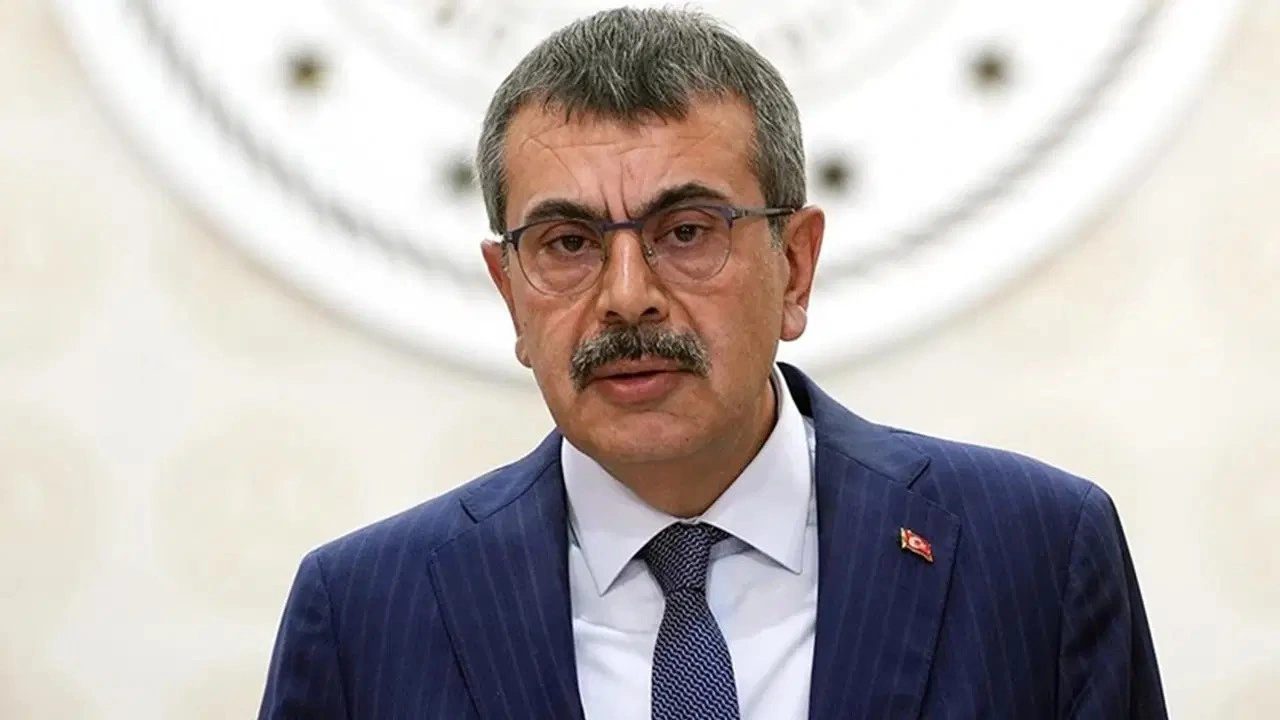 Bakan Tekin'den, CHP'nin 'ahlaki çöküş' sorusuna yanıt