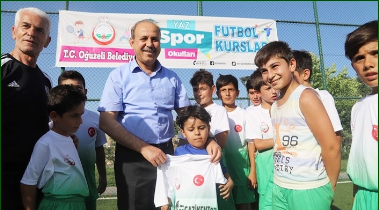 Başkan Kılı&ccedil; forma dağıttı