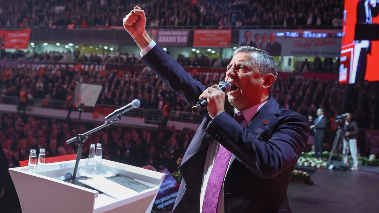 &Ouml;zg&uuml;r &Ouml;zel: Ben size onur, haysiyet, cesaret ve m&uuml;cadele vadediyorum