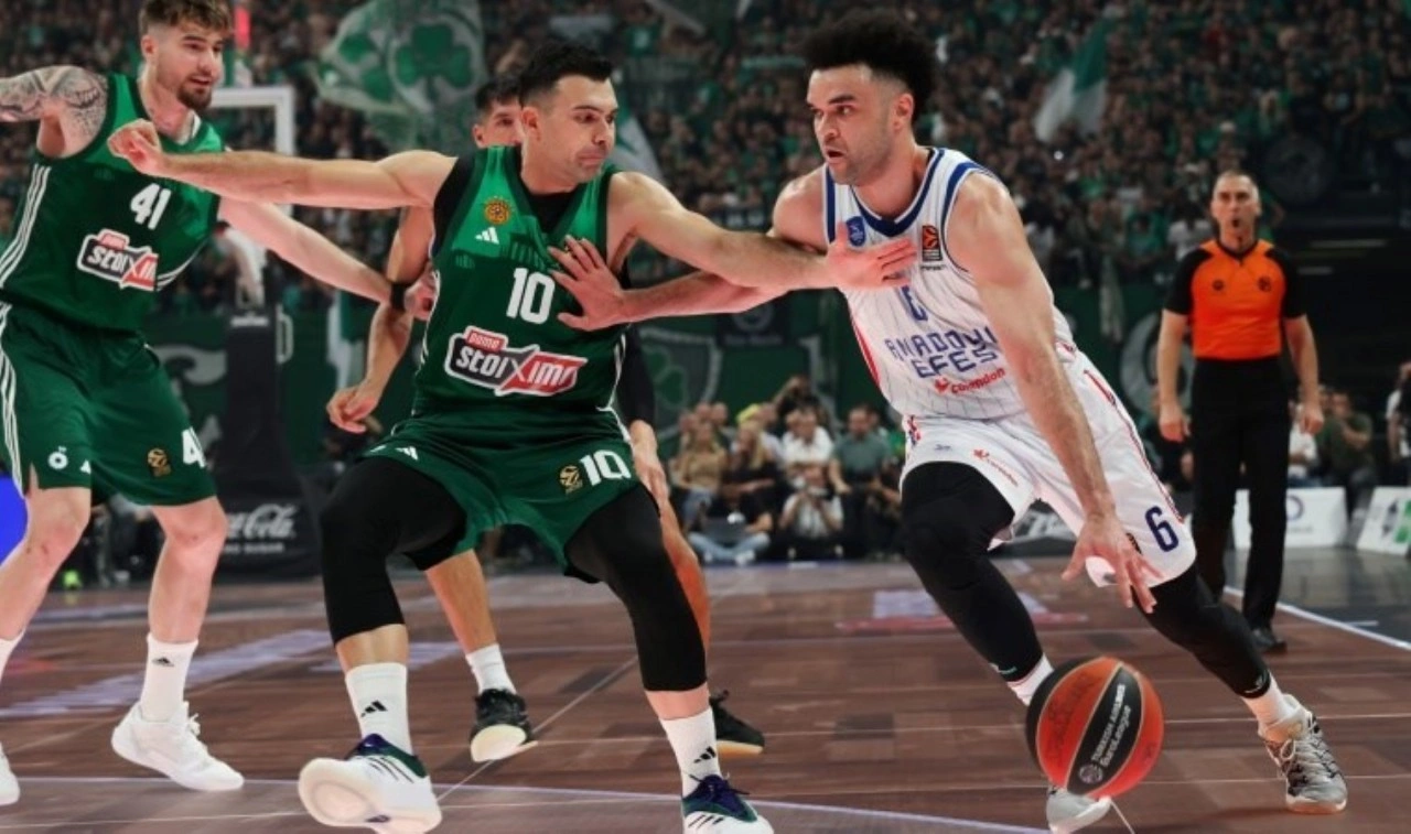Beşinci maçta yıkıldı: Anadolu Efes'ten EuroLeague'e veda!