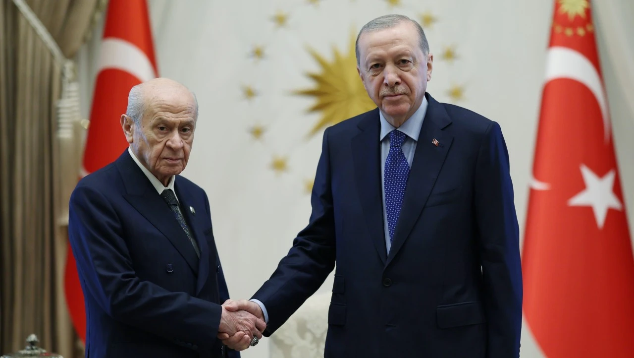 Beştepe'de Erdoğan Bah&ccedil;eli g&ouml;r&uuml;şmesi sona erdi 
