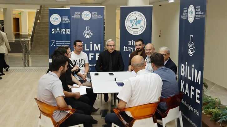 Bilim Kafe GİBTÜ’de gençlerle buluştu