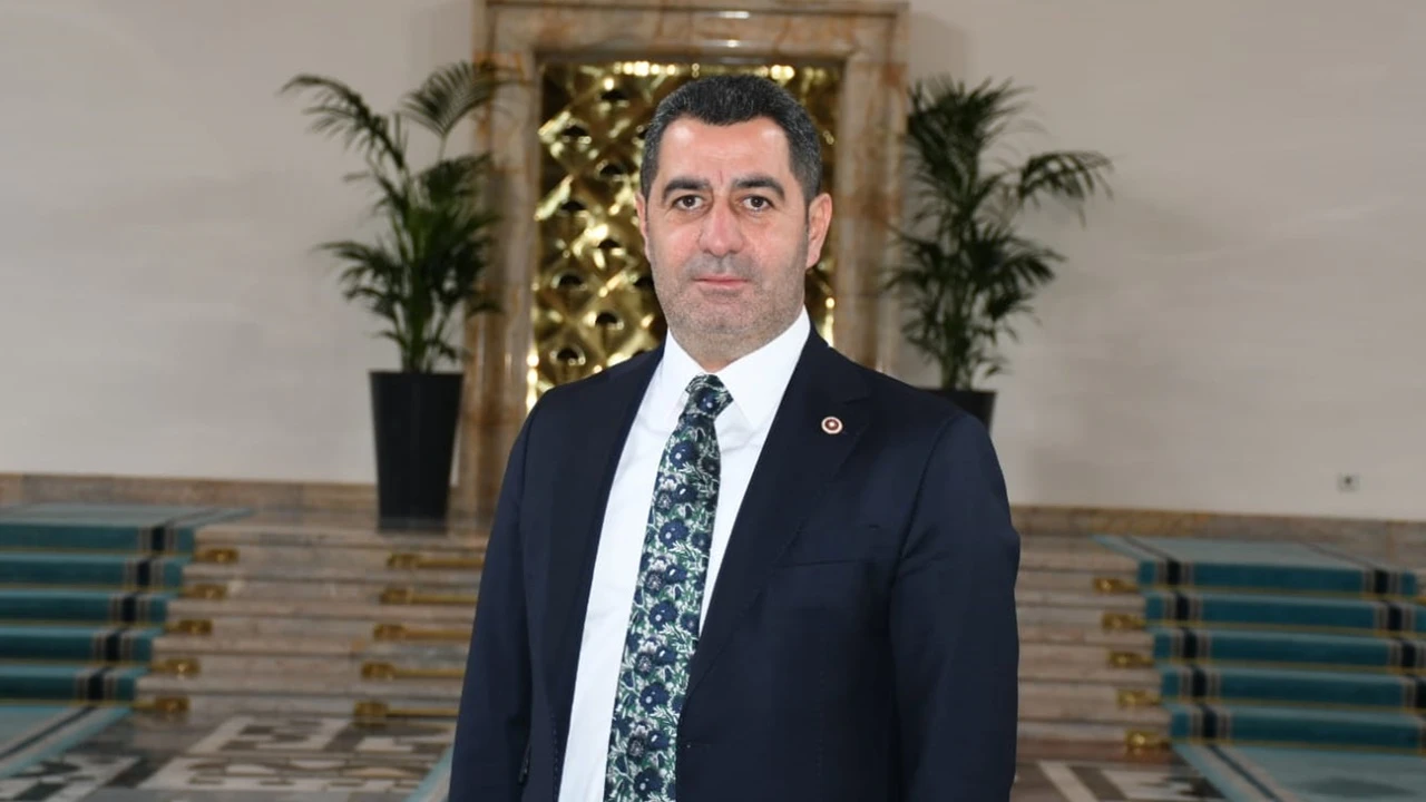 Bozgeyik'ten CHP'ye tepki: &Ouml;z&uuml;r dileyin ve istifa edin!