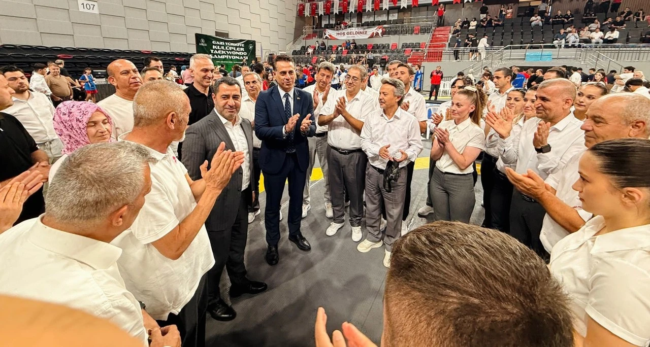 B&uuml;nyamin Bozgeyik'in saha temasları aralıksız s&uuml;r&uuml;yor
