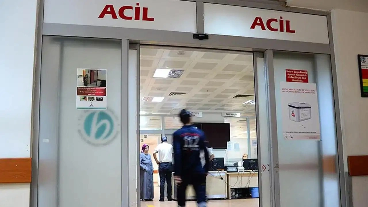 Burdur’da üzerine kurban devrilen kadın ağır yaralandı