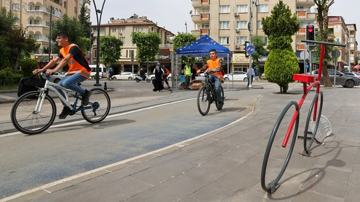 Büyükşehir bisiklet yolunu 100 km’ye çıkardı