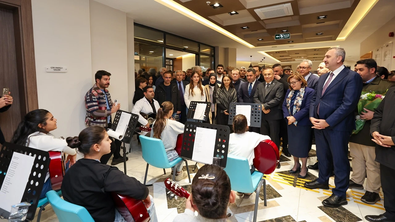 Büyükşehir'den Nizip'e Gençlik Merkezi