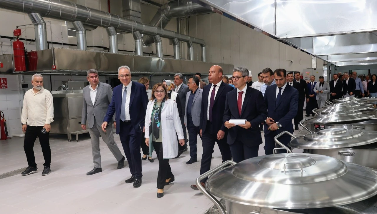 B&uuml;y&uuml;kşehir'in modern aşevi, hizmet vermeye başladı