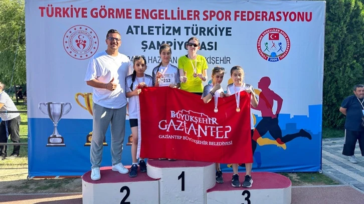 Büyükşehir sporcularından büyük başarı