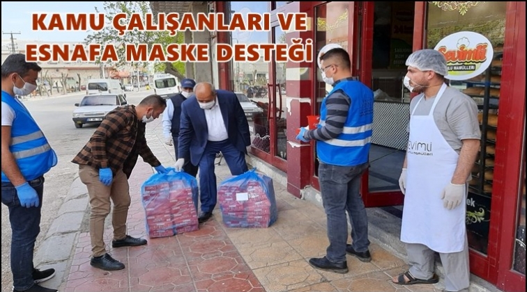 Büyükşehir'den esnafa maske dağıtımı