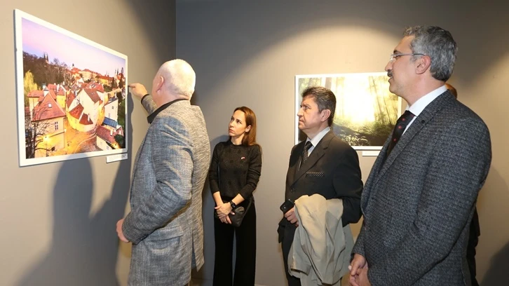 'Çağdaş Fotoğrafta Bilim, Seyahat ve Doğa Sergisi' açıldı