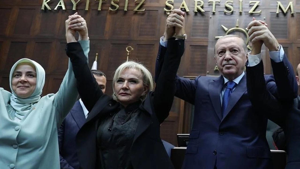 CHP'den AKP'ye ge&ccedil;en vekil 'Mecbur kaldım' demiş!