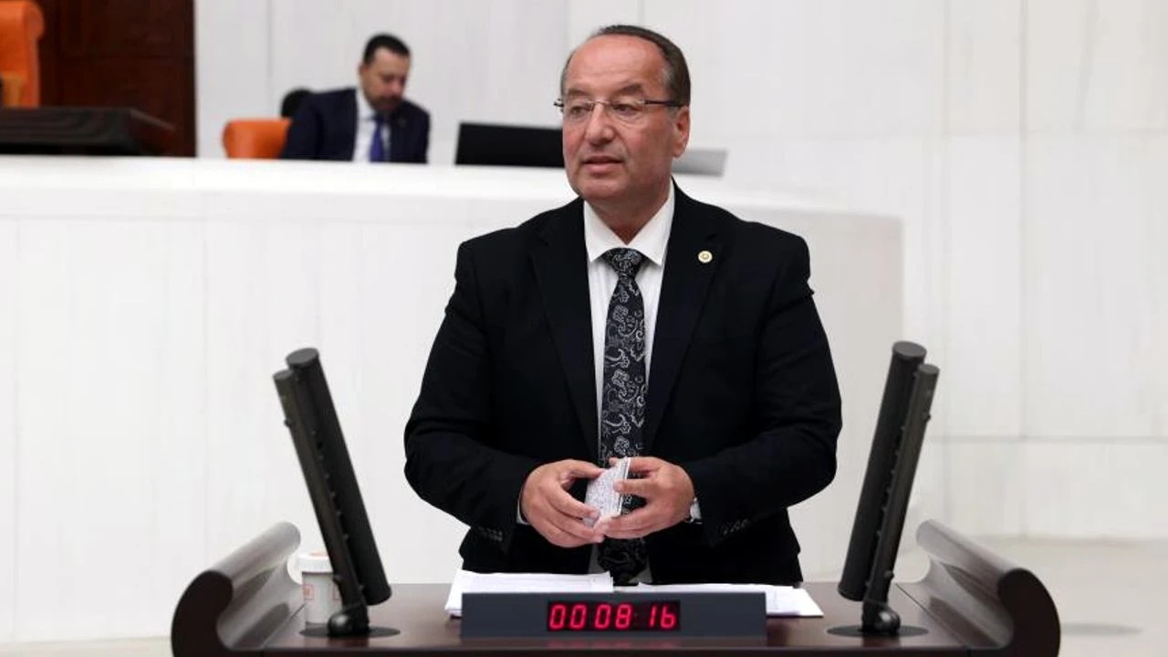 CHP'li Cevdet Akay, bazı bürokratların 4-5 yerden huzur hakkı adı altında ücretler aldığını açıkladı