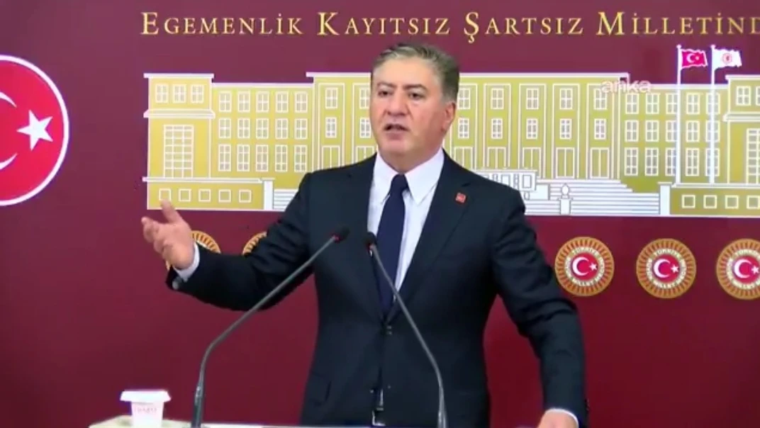 CHP'li Murat Emir: Akın G&uuml;rlek'in yemini tutanaklara ge&ccedil;ilmedi