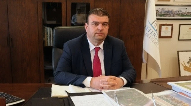 CHP'li Seferihisar Belediye Başkanı İsmail Yetişkin tutuklandı