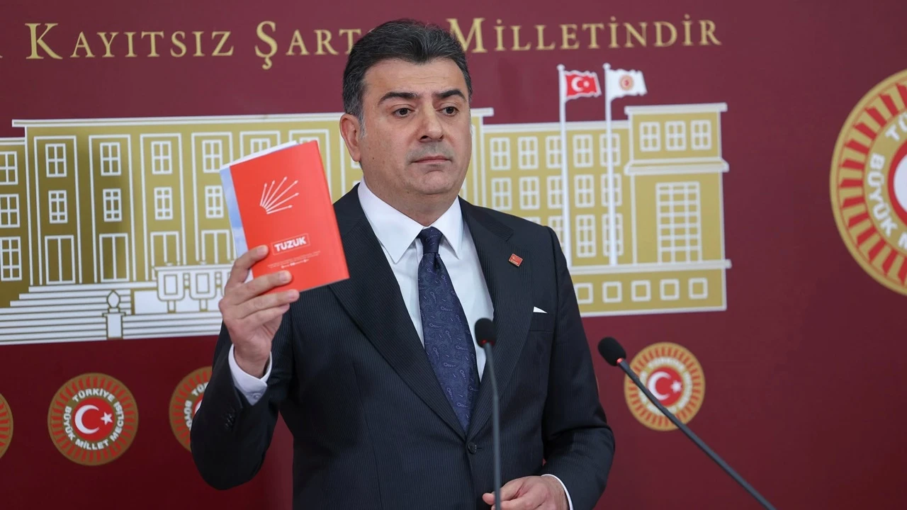 CHP s&ouml;zc&uuml;s&uuml; Zeynel Emre: &lsquo;Acaba dengeyi değiştirebilir miyiz&rsquo; &ccedil;abası