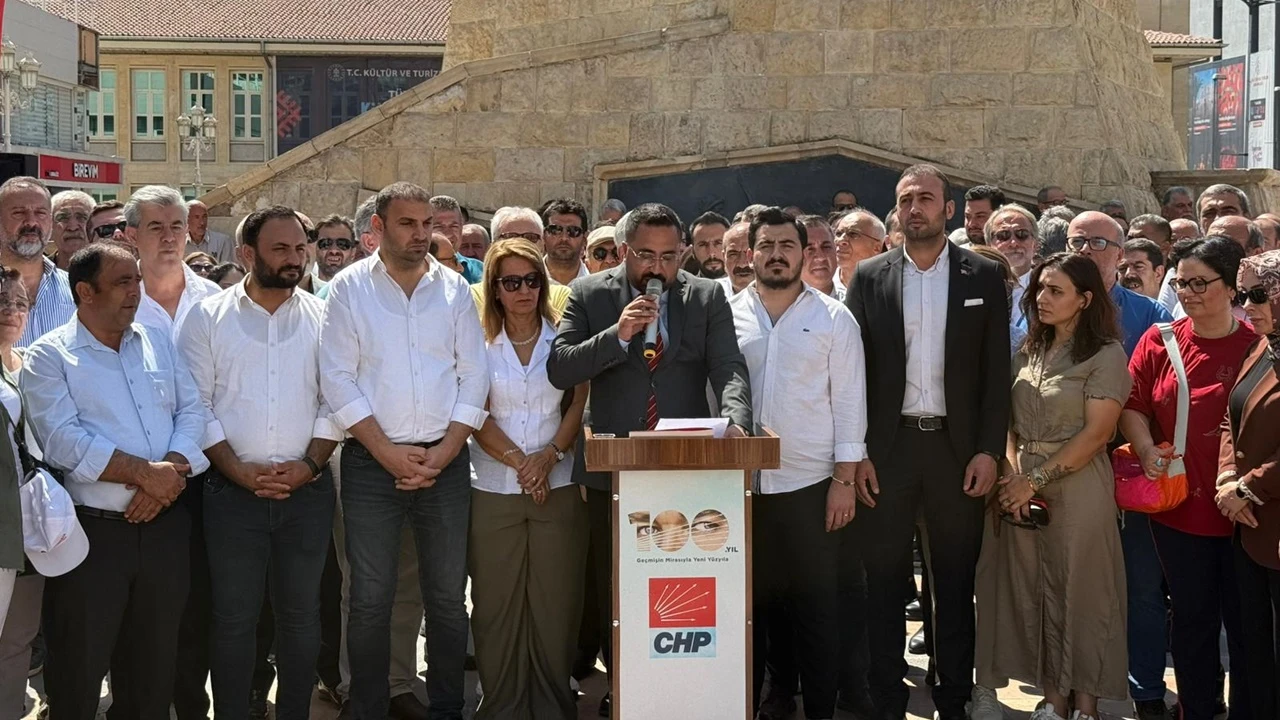 CHP'ye kayyım ataması Gaziantep’te protesto edildi!