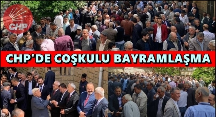 CHP'de coşkulu bayramlaşma...