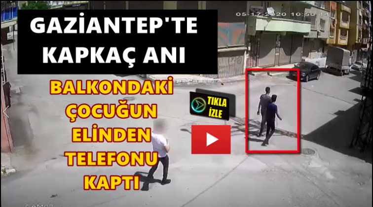 Çocuğun elinden telefonu kaptı kaçtı!..