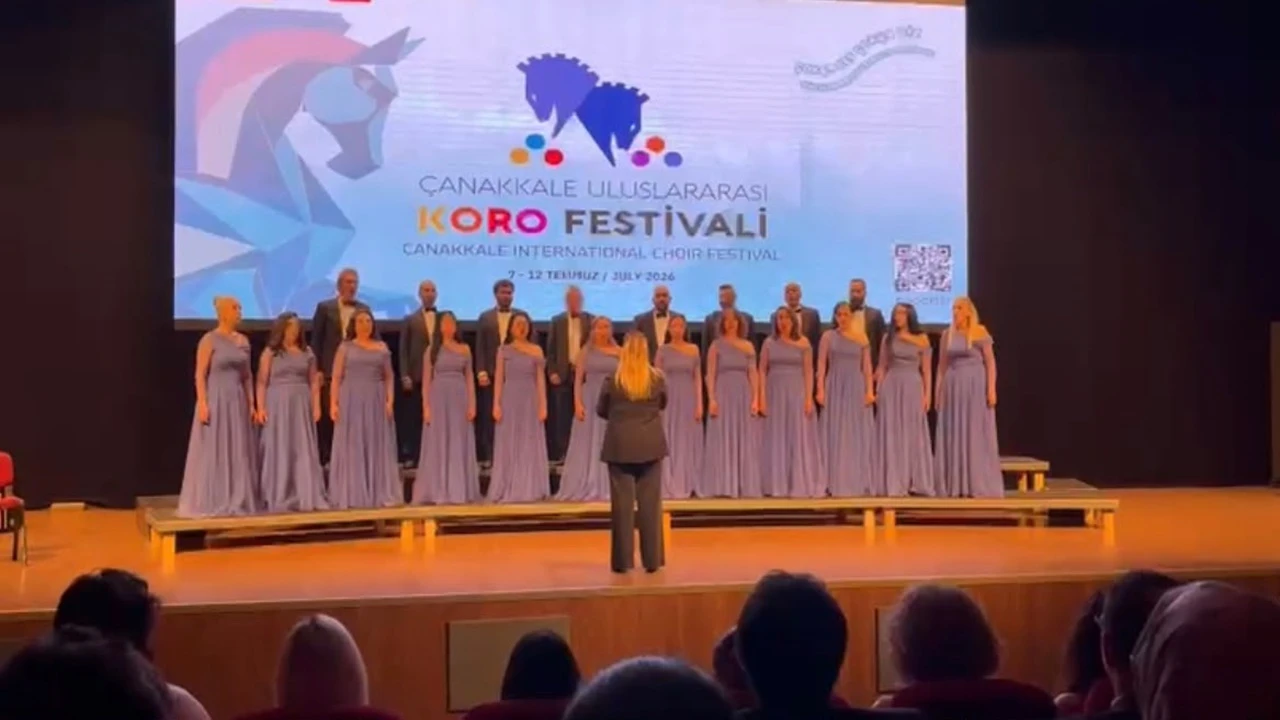 &Ccedil;okfonik Koro, &Ccedil;anakkale&rsquo;den &ouml;d&uuml;lle d&ouml;n&uuml;yor