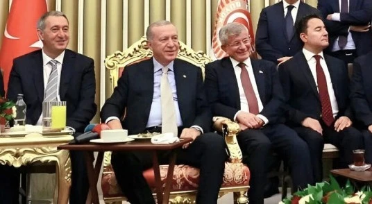 Davutoğlu'ndan canlı yayında Erdoğan'a yeşil ışık...